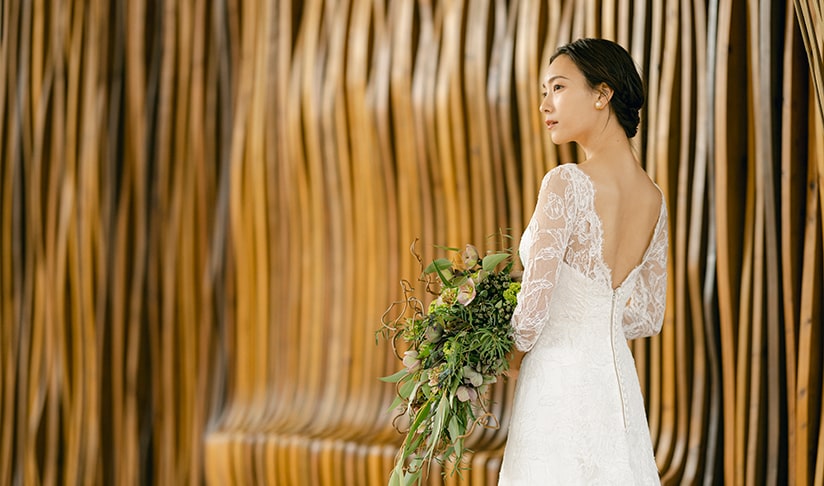 オブジェとウッドウォールが織りなすアーティスティックなウエディング