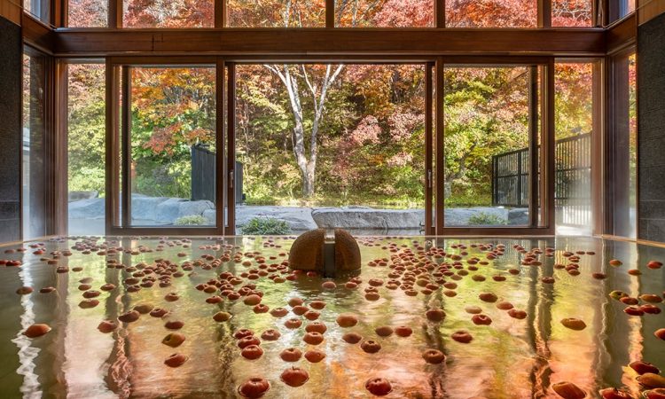 写真：「りんご湯」と、11/14・15には「りんごマルシェ」を開催