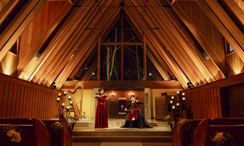 写真：教会を包む豊かな音色「弦楽三重奏・クリスマスの調べ」